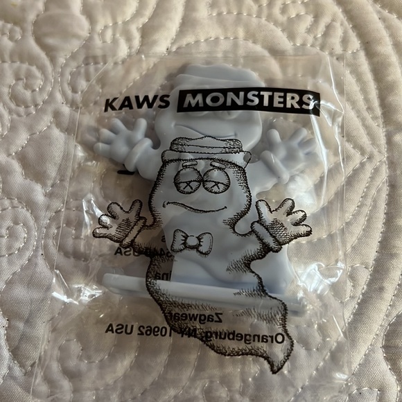 Set of 4, KAWS Monsters, new - Picture 4 of 10